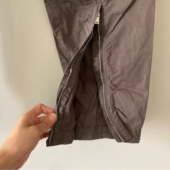 Theory Pants Rider Chino Slim Fit Cropped Ankle Zipper in Ash Gray Brown 6 - Picture 7 of 9